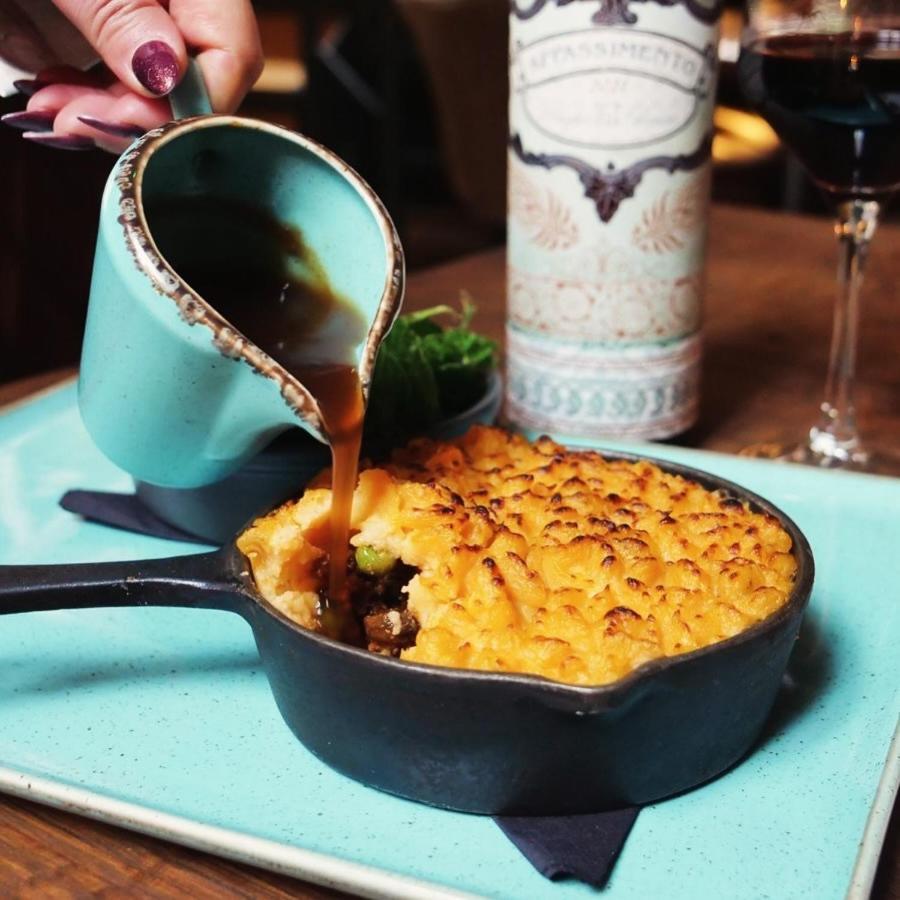 シュルーズベリー Darwin'S Townhouse Bed & Breakfast エクステリア 写真 Shepherd's pie