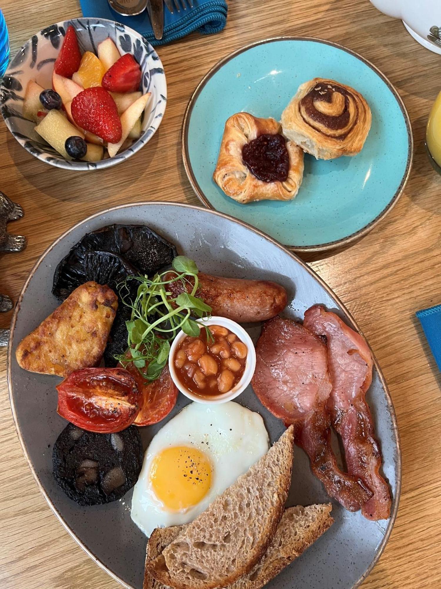 シュルーズベリー Darwin'S Townhouse Bed & Breakfast エクステリア 写真 English breakfast